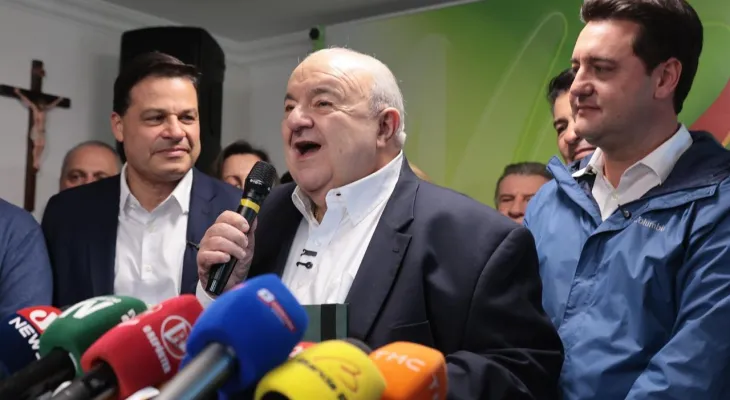 Greca desiste de disputar o Governo do Paraná e confirma aliança como vice de Sandro Alex