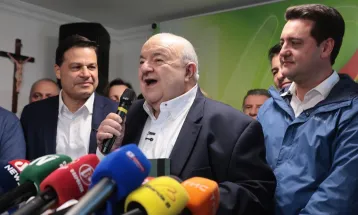 Greca desiste de disputar o Governo do Paraná e confirma aliança como vice de Sandro Alex