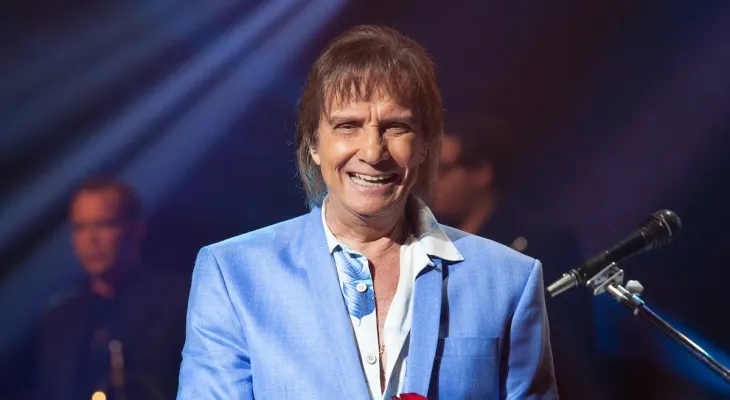 Roberto Carlos faz show em Curitiba; ingressos começam a ser vendidos hoje