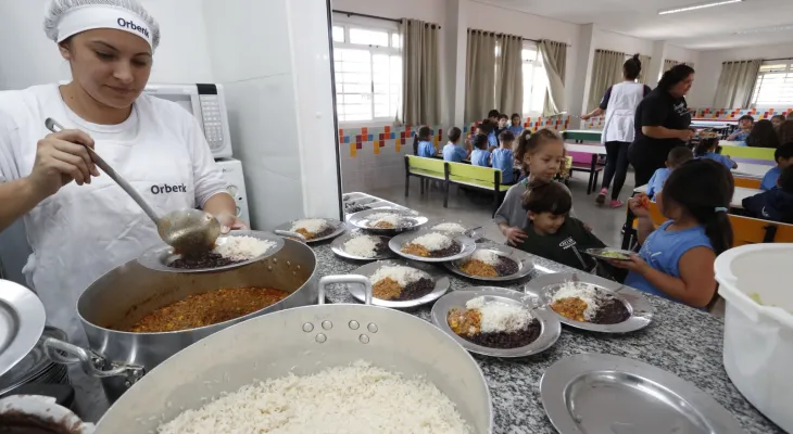 Cascavel serve cerca de 90 mil refeições por dia na rede municipal de ensino