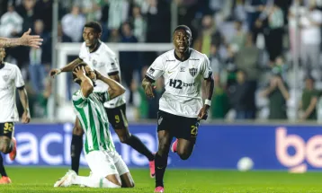 Atlético-MG marca nos acréscimos, elimina o Juventude e vai às quartas da Copa do Brasil