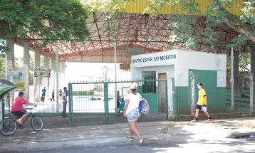Vereador denuncia problemas estruturais no Centro Esportivo Miosótis em Maringá