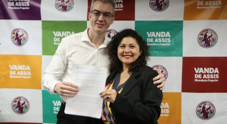 Vereadora Vanda de Assis protocola pedido de cassação de Tathiana Guzella na Câmara de Curitiba