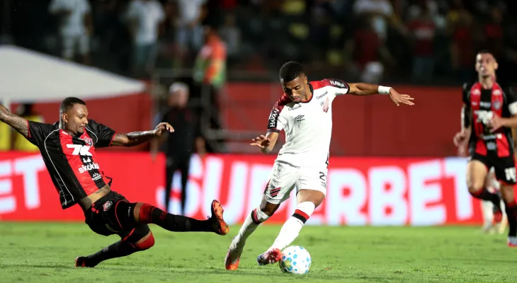 Athletico sofre goleada do Vitória, perde vantagem e é eliminado da Copa do Brasil