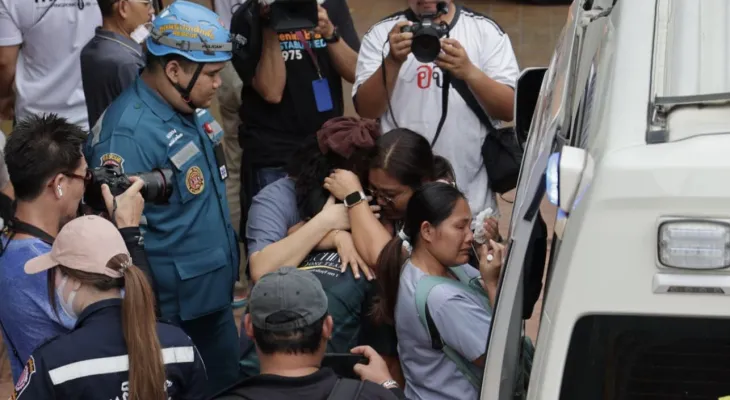 Estudante mata avós e professores na Tailândia