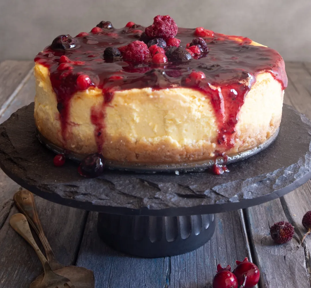 CHEESECAKE DE FRUTAS VERMELHAS