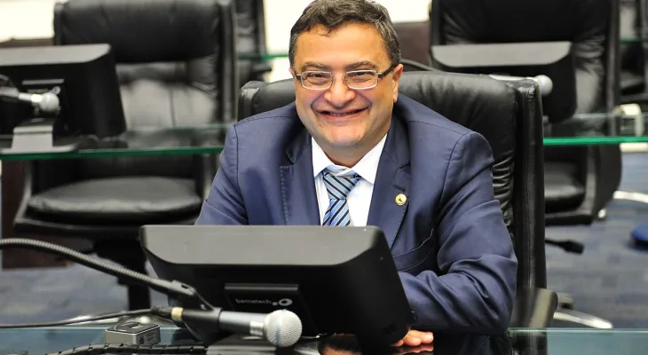 Michelle Caputo vê “traições” no grupo de Ratinho Jr e diz que Moro vai cair