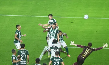 Coritiba vence a Chapecoense por 2 a 1 e encerra jejum no Brasileirão
