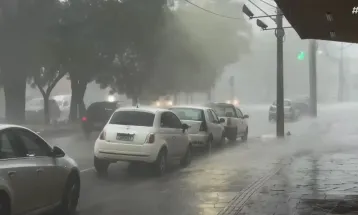Tempestades deixam 2,6 mil desalojados e causam estragos no RS