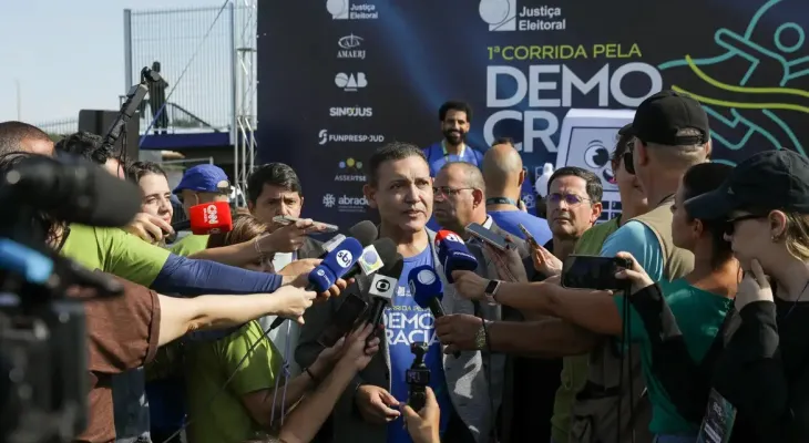 Presidente do TSE reforça segurança das urnas em evento em Brasília