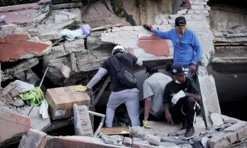 Terremoto de magnitude 7,4 deixa mais de 100 mortos e destrói prédios na Colômbia