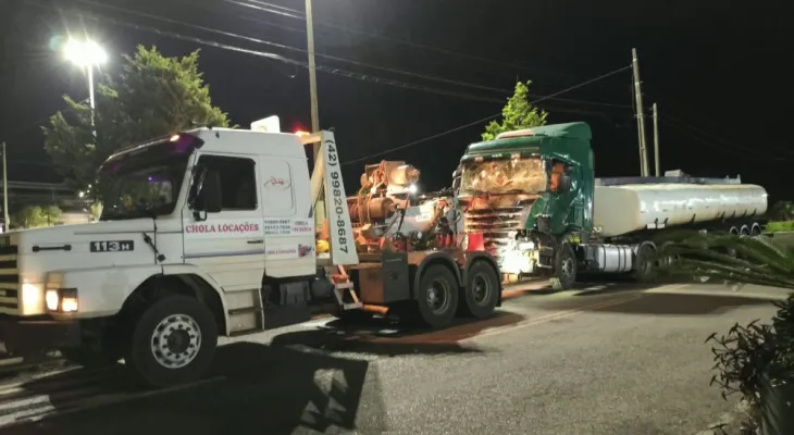 BR-277 é liberada após mais de cinco horas de bloqueio e confronto em Nova Laranjeiras