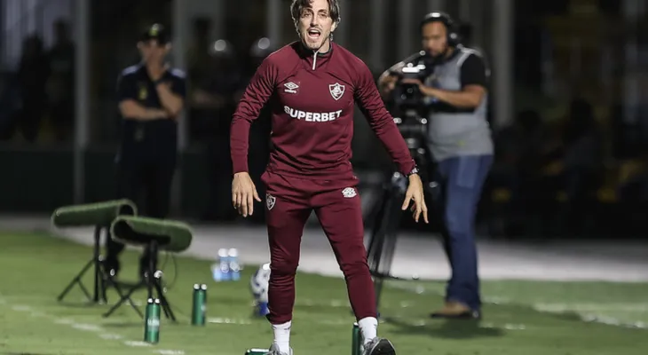 Fluminense demite o técnico Luís Zubeldía após empate na Libertadores