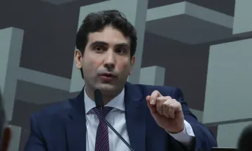 Galípolo critica empresas que pressionam para usar recursos do FGC