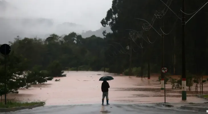 Ciclone extratropical aumenta risco de tempestades no Sul; Paraná entra na área de alerta