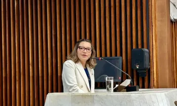 Janja se emociona em audiência na Alep sobre combate ao feminicídio