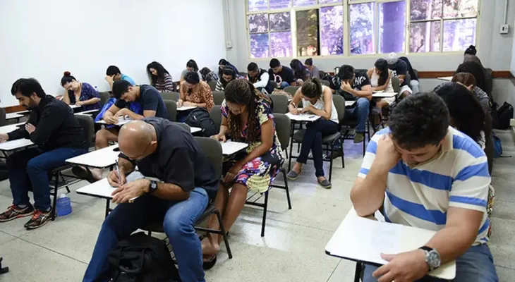 Provas do Encceja são realizadas neste domingo em todo o país