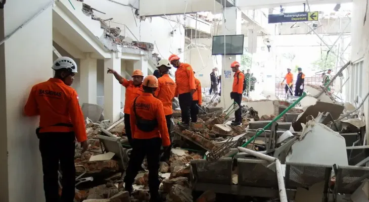 Indonésia: número de mortos no terremoto chega a 100 mil Operações de socorro entram no décimo dia