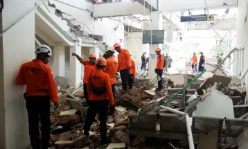 Indonésia: número de mortos no terremoto chega a 100 mil Operações de socorro entram no décimo dia