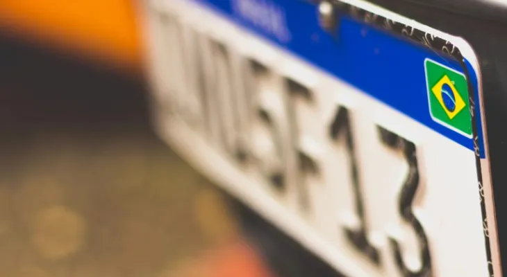Projeto quer tornar obrigatório lacre físico em placas traseiras de motocicletas