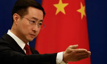 China rejeita pressão dos EUA e diz que manterá comércio com o Irã