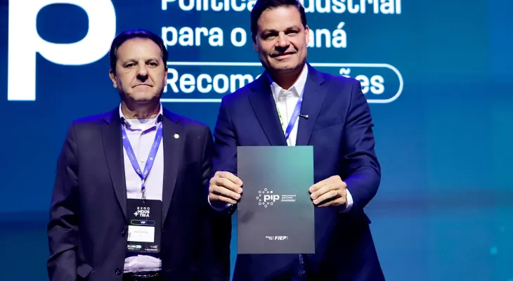 Sandro Alex apresenta plano para indústria e recebe agenda da Fiep