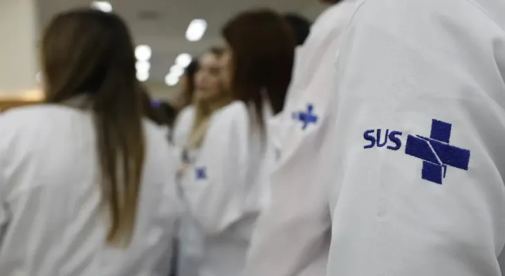 Saúde estende atuação de 676 médicos especialistas no SUS