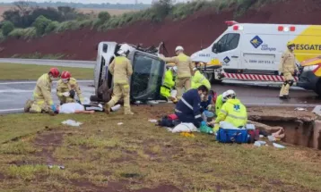 Duas mulheres morrem após carro capotar na BR-163, em Cascavel
