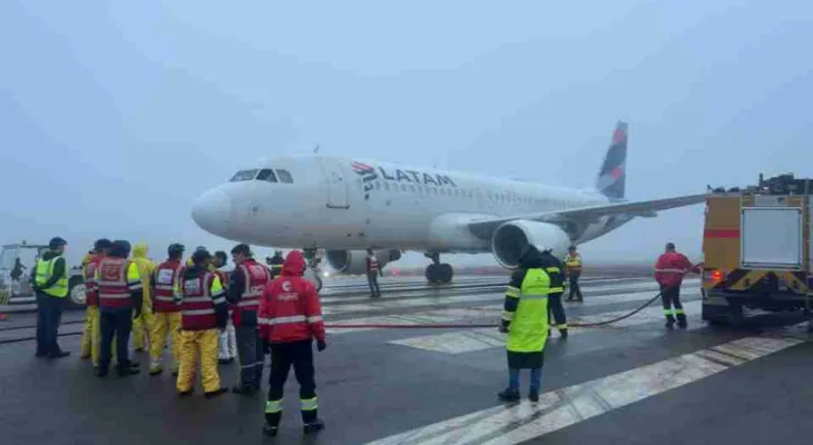Avião é retirado da pista, mas Aeroporto de Cascavel segue fechado nesta manhã