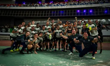 Coritiba vence o Remo de virada e sobe para a sétima colocação