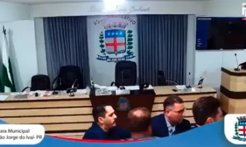 Câmara vira ringue: presidente avança contra vereador durante sessão em São Jorge do Ivaí