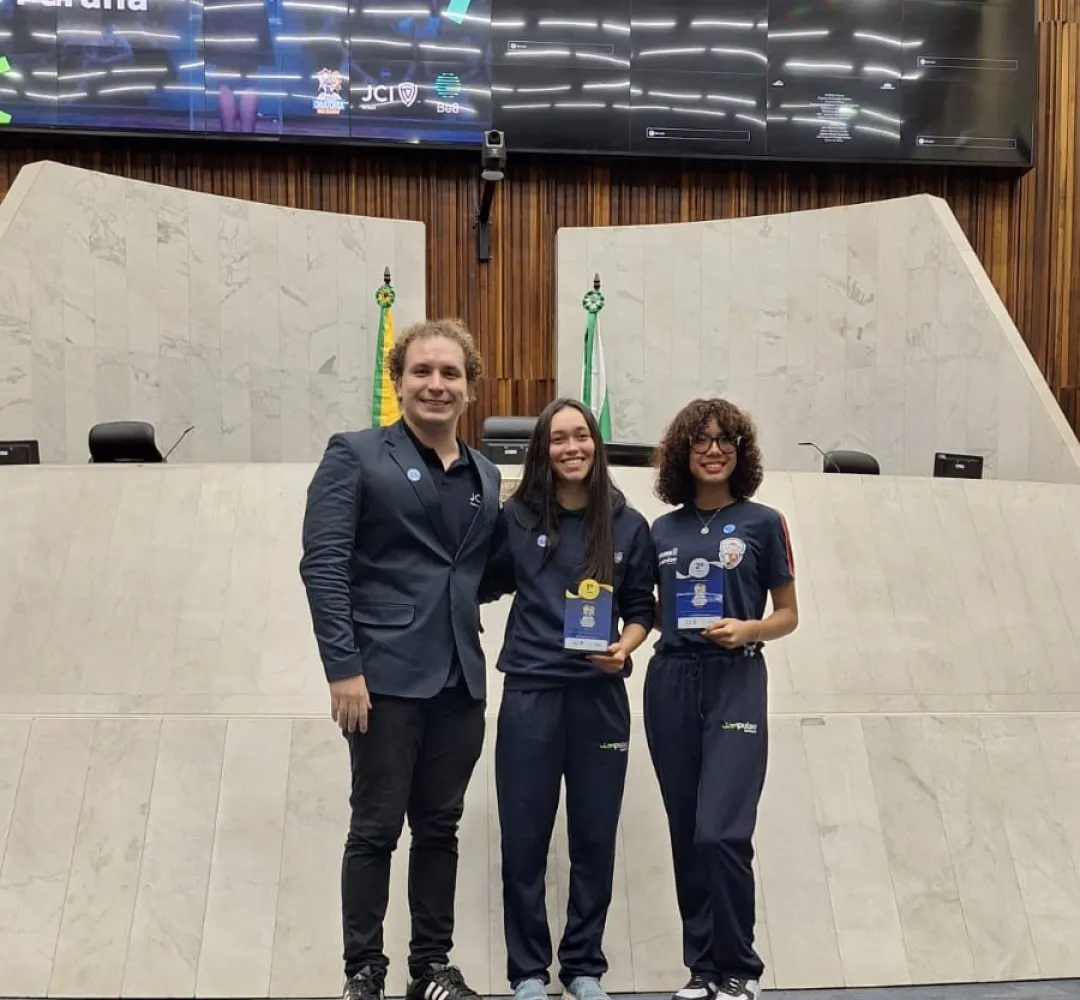 Aluna de escola pública de Cascavel conquista vaga na final nacional de oratória da JCI