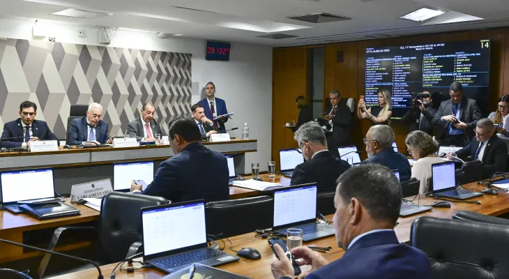 Fiep critica avanço de PEC da jornada e fim da taxa das blusinhas