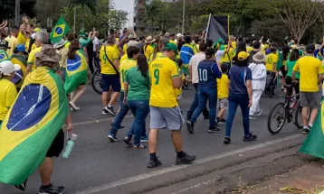 Apoiadores de Bolsonaro protestam contra Lula e Moraes em Brasília