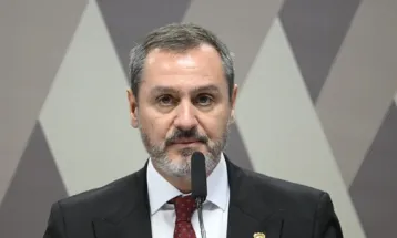 Dino determina reintegração de Andrei Rodrigues no comando da PF