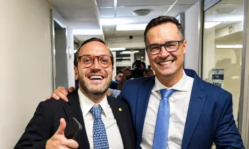 Deltan e Filipe avançam na disputa pelo Senado enquanto indecisos despencam no Paraná