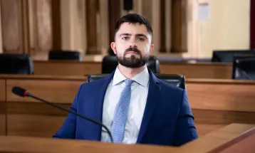 Ao todo, 56 candidaturas foram barradas no estado, mas prazos recursais mantêm nomes na disputa e campanha nas ruas.