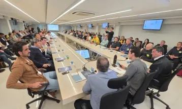 CODESC entrega agenda de desenvolvimento para Cascavel a candidatos ao Governo do Paraná