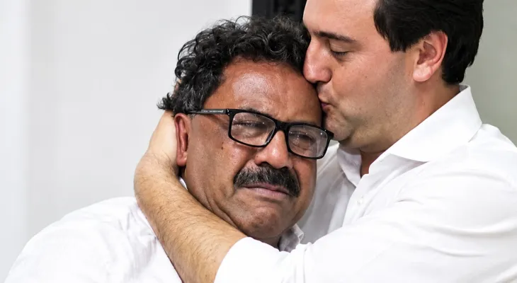 Do microfone ao Palácio: aliados de Ratinho viram comissionados no governo do filho