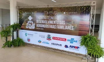 Encontro em Cascavel orienta agroindústrias familiares sobre regras sanitárias e ambientais