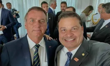 Justiça proíbe Sandro Alex de usar Jair Bolsonaro em propaganda eleitoral