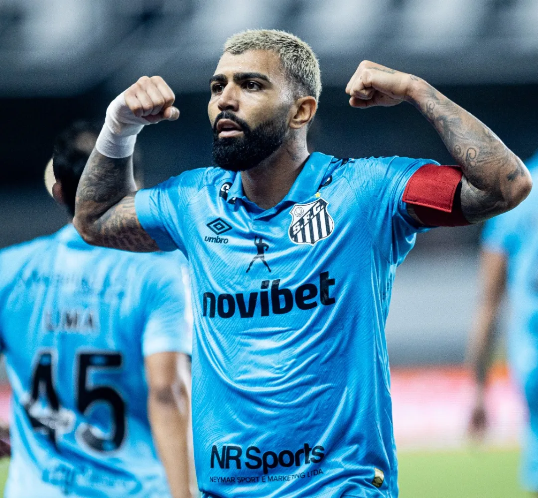 Gabigol decide no fim, marca e dá assistência na vitória do Santos