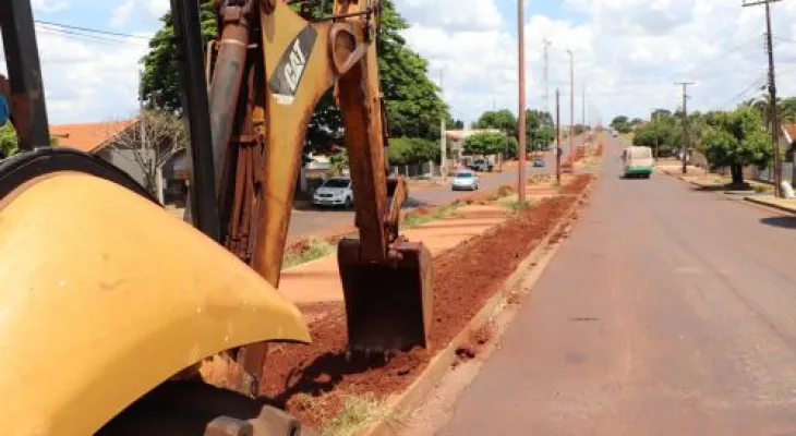 Asfalto afundando, buracos e sinalização quebrada viram alvo de cobrança em Assis Chateaubriand