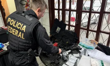 PF desarticula esquema de aluguel e comércio ilegal de armas em operação em Joinville