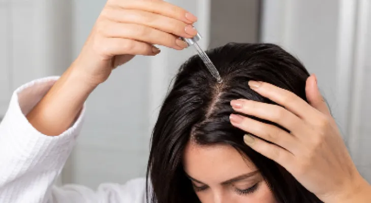 Você cuida do cabelo, mas e do couro cabeludo? Conheça a nova febre do scalp care