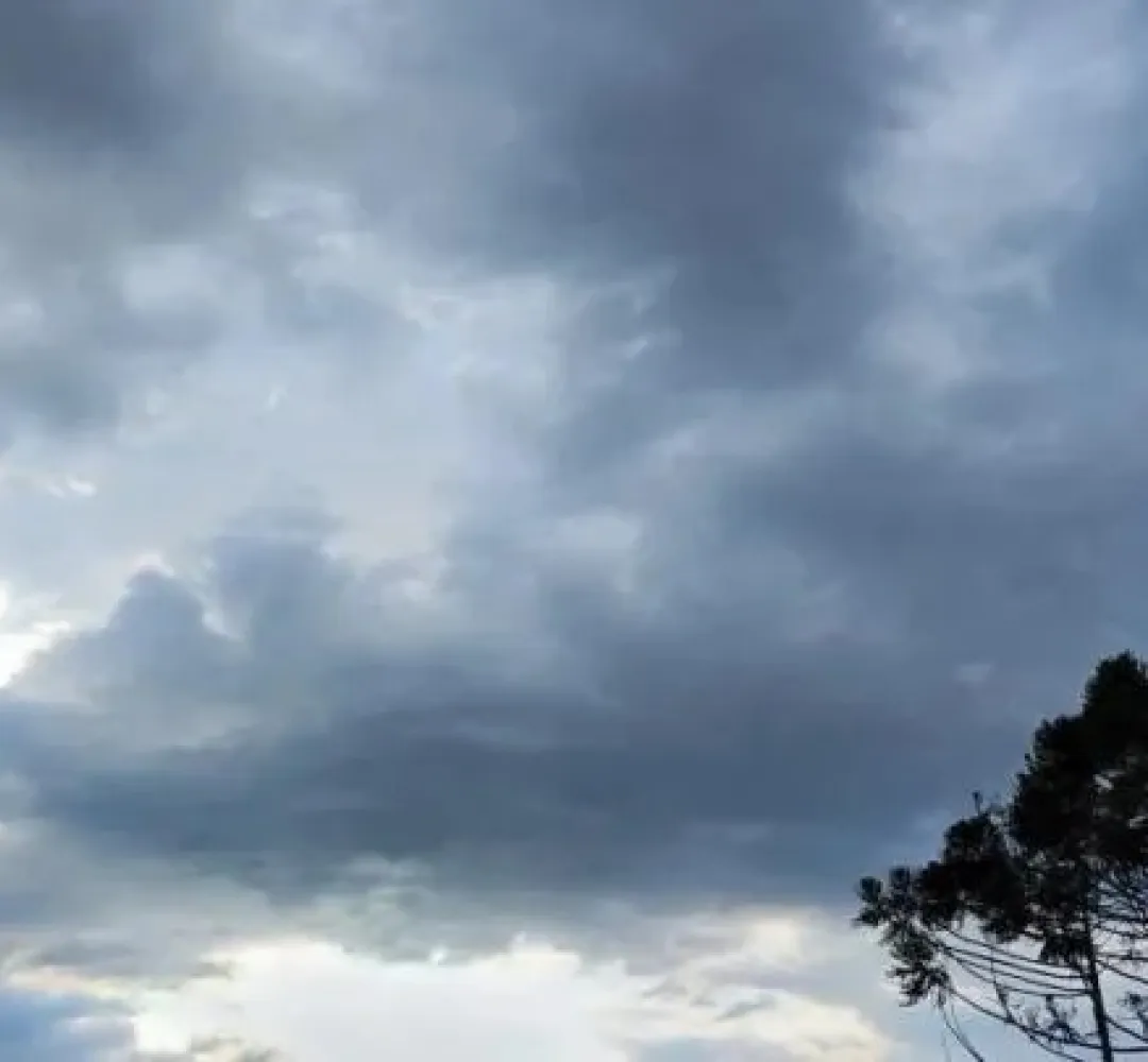 Calor e pancadas de chuva devem marcar a sexta-feira em Cascavel