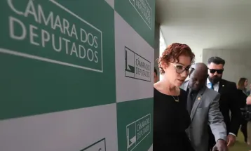 Após pedido de vista, STF suspende julgamento de Carla Zambelli