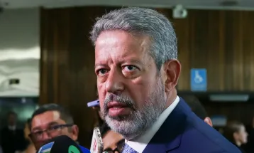 Dino autoriza busca contra ex-assessora de Arthur Lira