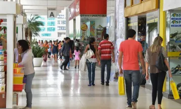 Crescimento populacional caiu para 0,37% em 2026, estima IBGE
