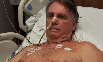 Bolsonaro passa por novo procedimento para tratar soluços